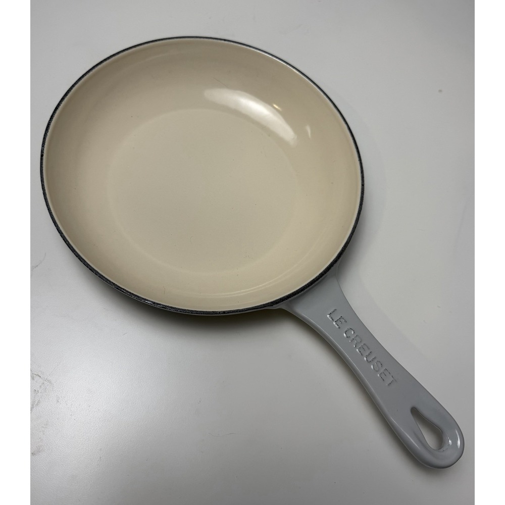 New Le Creuset Cast Iron Enamel Shallow Fry Pan Cream & Gray  8" Dia France